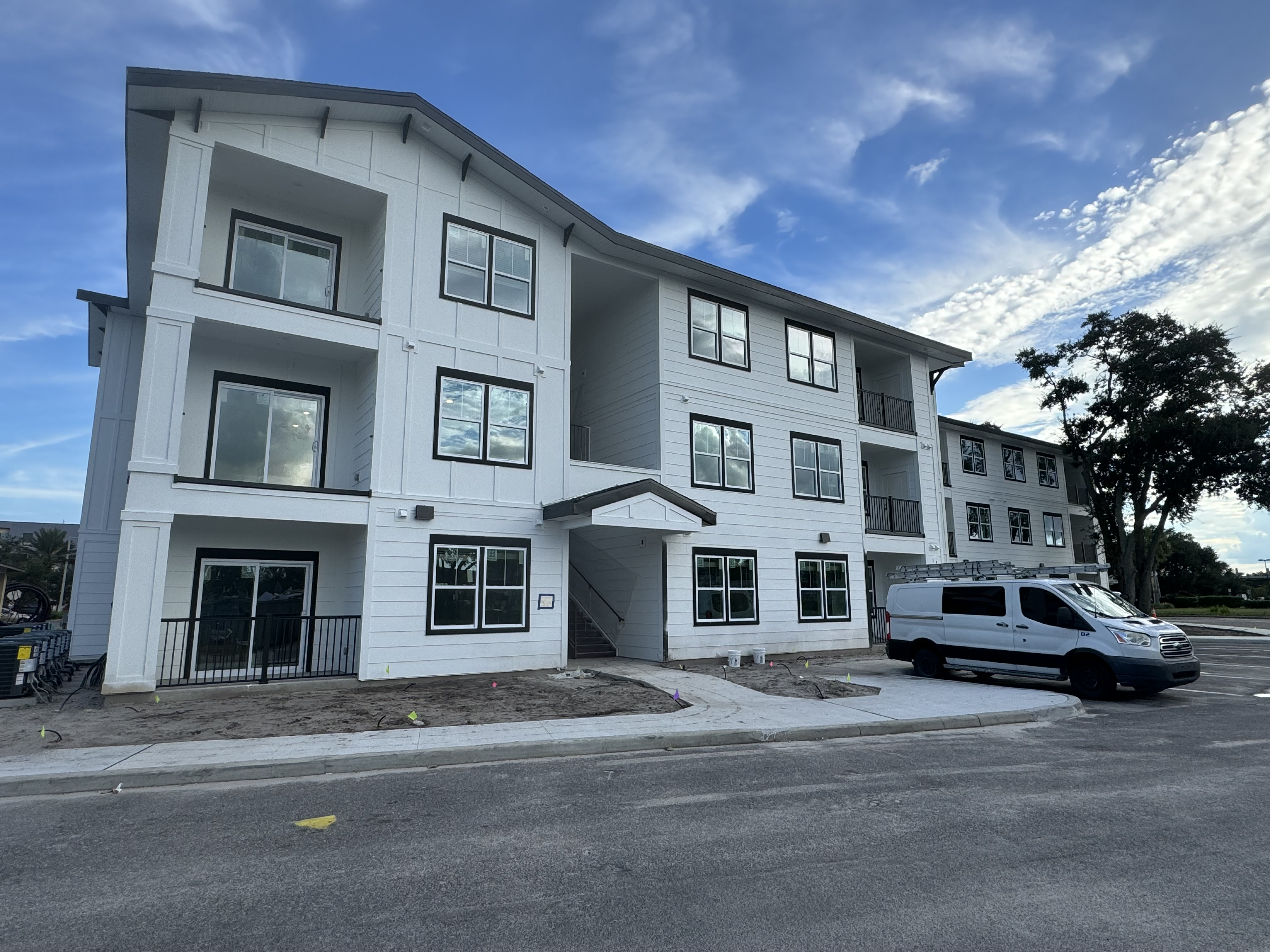 Apartment complex exterior painting in Brevard County Florida by Paint Craft of Brevard